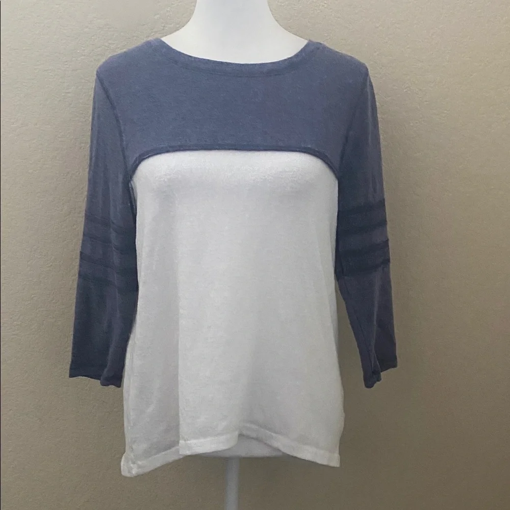 Billabong Women's Blue and White 3/4 Sleeve Tee. Soft and cozy. Size S.